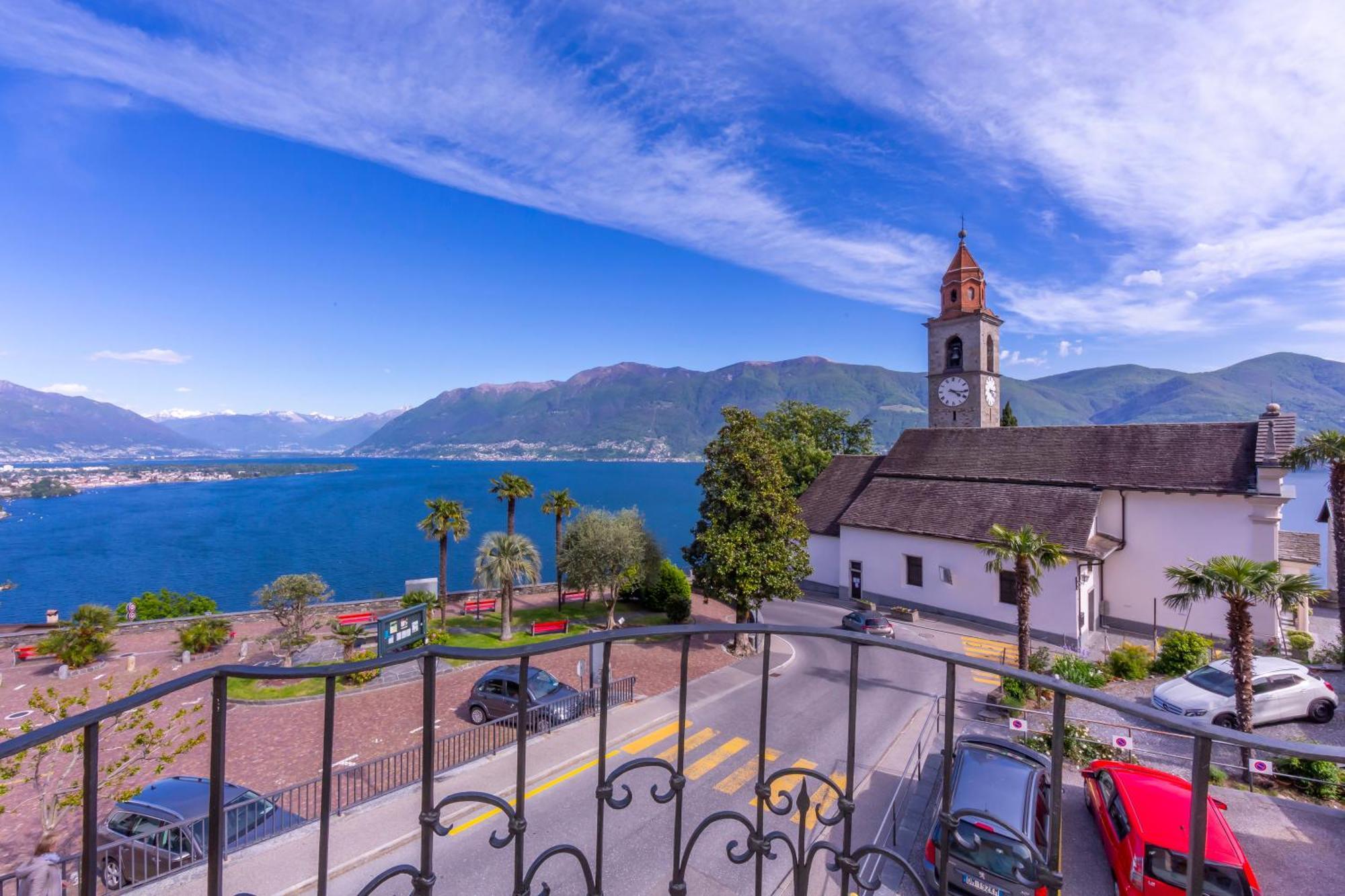 Yellow View Apartment - Happy Rentals Ronco sopra Ascona Eksteriør bilde